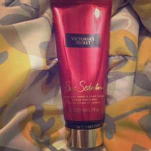 VS Pure Seduction Cream